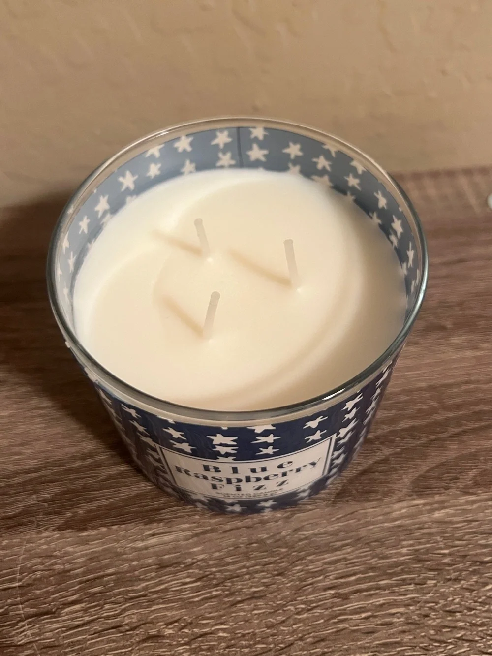 Target Threshold Happy Fourth of July Candle Stars USA Blue Raspberry Fizz NWT